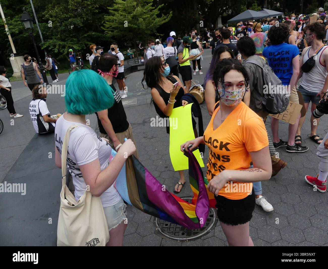 24. Juli 2020, New York, New York, USA: Präsident Donald Trump wird Obdachlosen nur Geschlechtern erlauben, Transgender-Menschen an Orten zu verbieten, die ihrer Geschlechtsidentität entsprechen, was Transgender-Rechte einschränkt, trotz eines Urteils des Obersten Gerichtshofs, das der Transgemeinschaft Bürgerrechte gewährt. Befürworter von Transgender-Rechten sagen, dass dies Transgender-Männer, die sich selbst als Frauen betrachten, zwingen wird, in männliche Unterkünfte zu gehen, wo sie angegriffen werden könnten. Foto von John M. Mantel, 24. Juli 2020, New York (Credit Image: © John Marshall Mantel/ZUMA Wire) Stockfoto