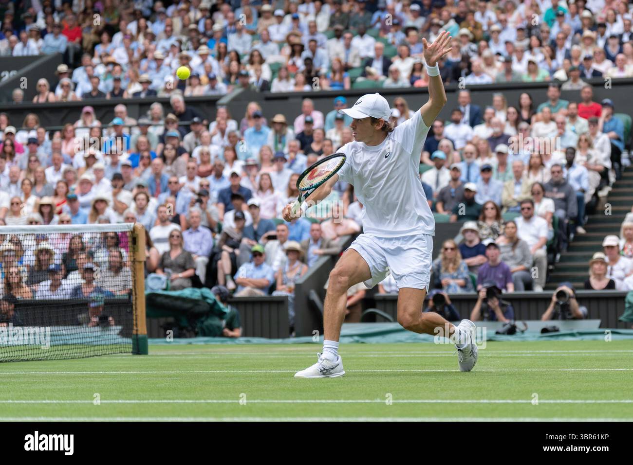 LONDON, ENGLAND - 7. JULI: Alex de Minaur aus Australien während des Wimbledon 2025 im All England Lawn Tennis & Croquet Club am 7. Juli 2025 in London. (Foto: Marleen Fouchier/Orange Pictures) Stockfoto