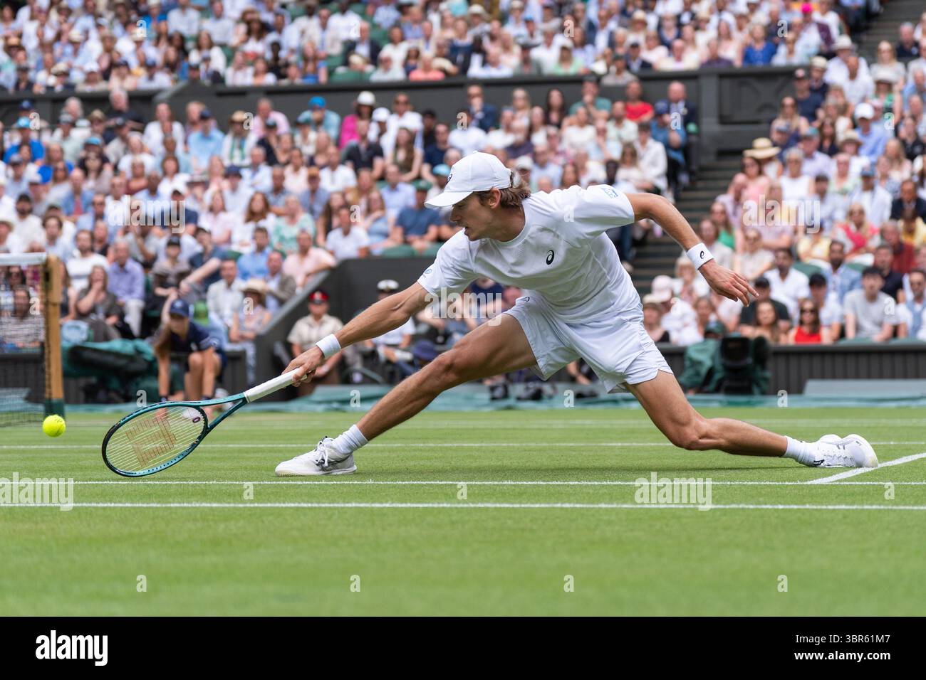 LONDON, ENGLAND - 7. JULI: Alex de Minaur aus Australien während des Wimbledon 2025 im All England Lawn Tennis & Croquet Club am 7. Juli 2025 in London. (Foto: Marleen Fouchier/Orange Pictures) Stockfoto