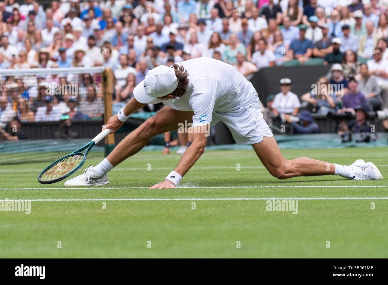 LONDON, ENGLAND - 7. JULI: Alex de Minaur aus Australien während des Wimbledon 2025 im All England Lawn Tennis & Croquet Club am 7. Juli 2025 in London. (Foto: Marleen Fouchier/Orange Pictures) Stockfoto