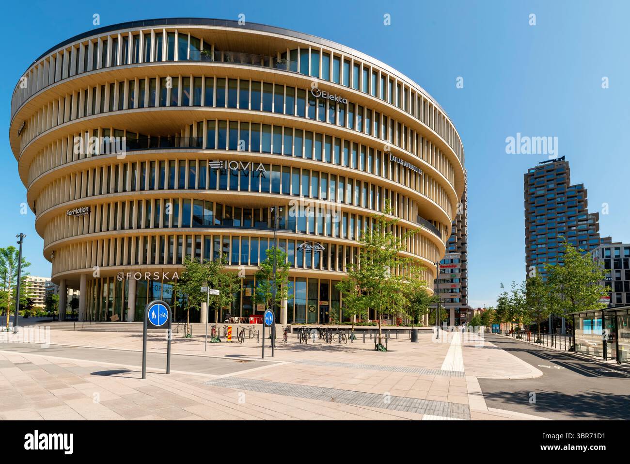 Das kreisförmige Life-Science-Gebäude Forskaren in Hagastaden in Stockholm, Schweden. Es wurde als Best Office Building 2024 und Stockholm Building of the ausgezeichnet Stockfoto