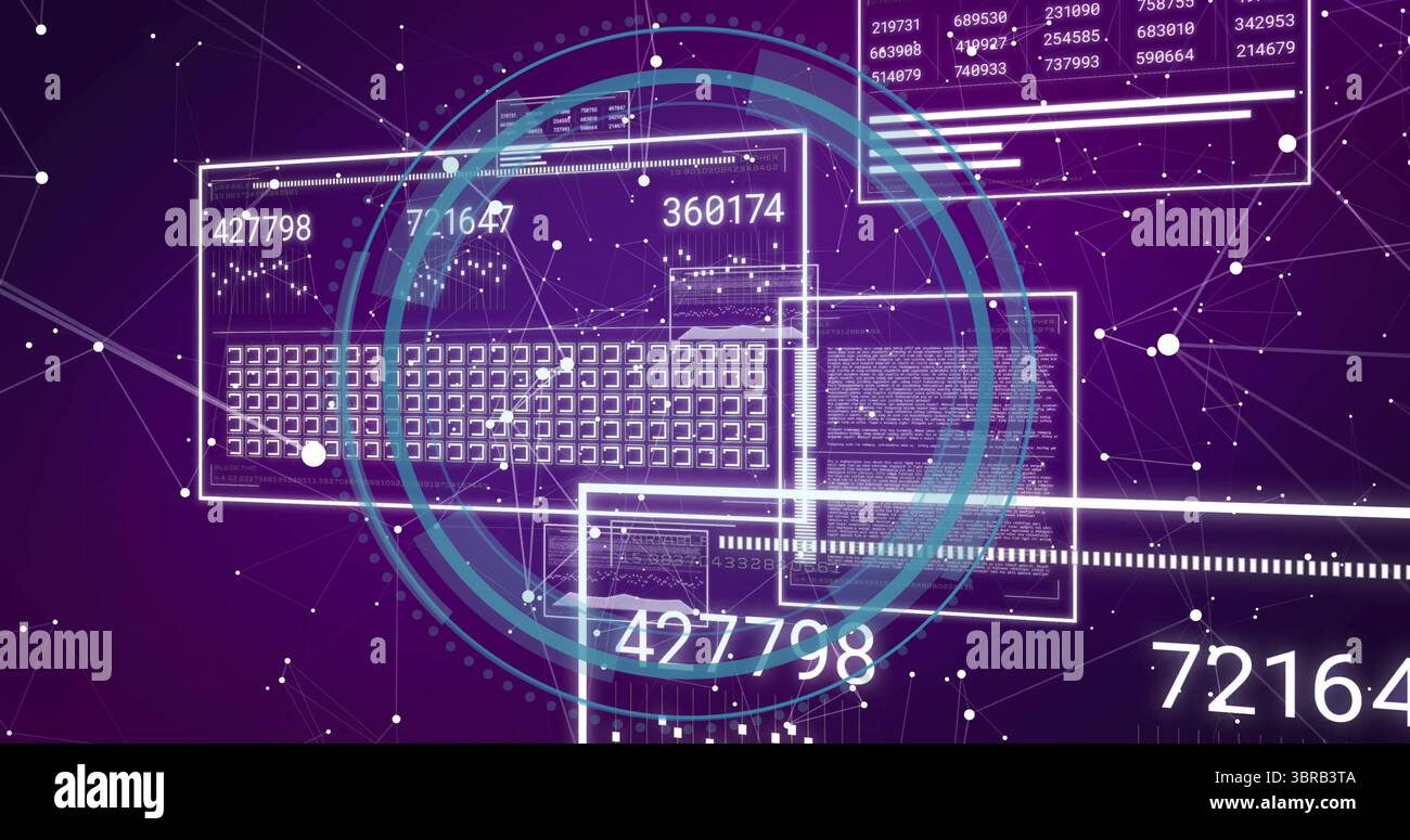 Anzeige von durchsichtigen Datenfeldern auf dem Analyse-Dashboard mit blaublauer Überlagerung und Codeblöcken Stockfoto