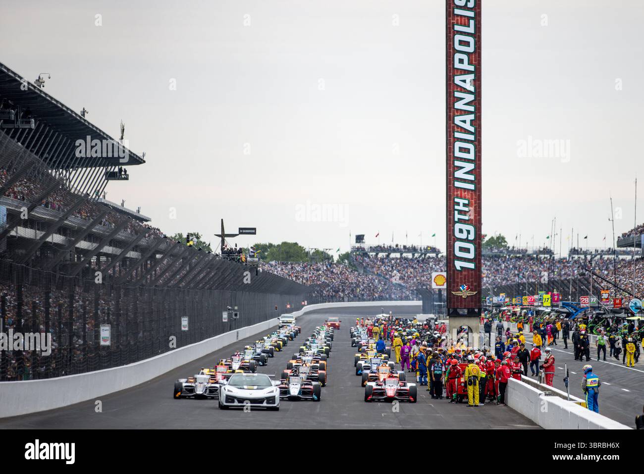 Speedway, in, USA. Mai 2025. Die Teams DER NTT INDYCAR-SERIE bereiten sich auf den 109. Lauf des Indianapolis 500 auf dem Indianapolis Motor Speedway IN vor. (Kreditbild: © Walter G. Arce Sr./ASP via ZUMA Press Wire) NUR REDAKTIONELLE VERWENDUNG! Nicht für kommerzielle ZWECKE! Stockfoto