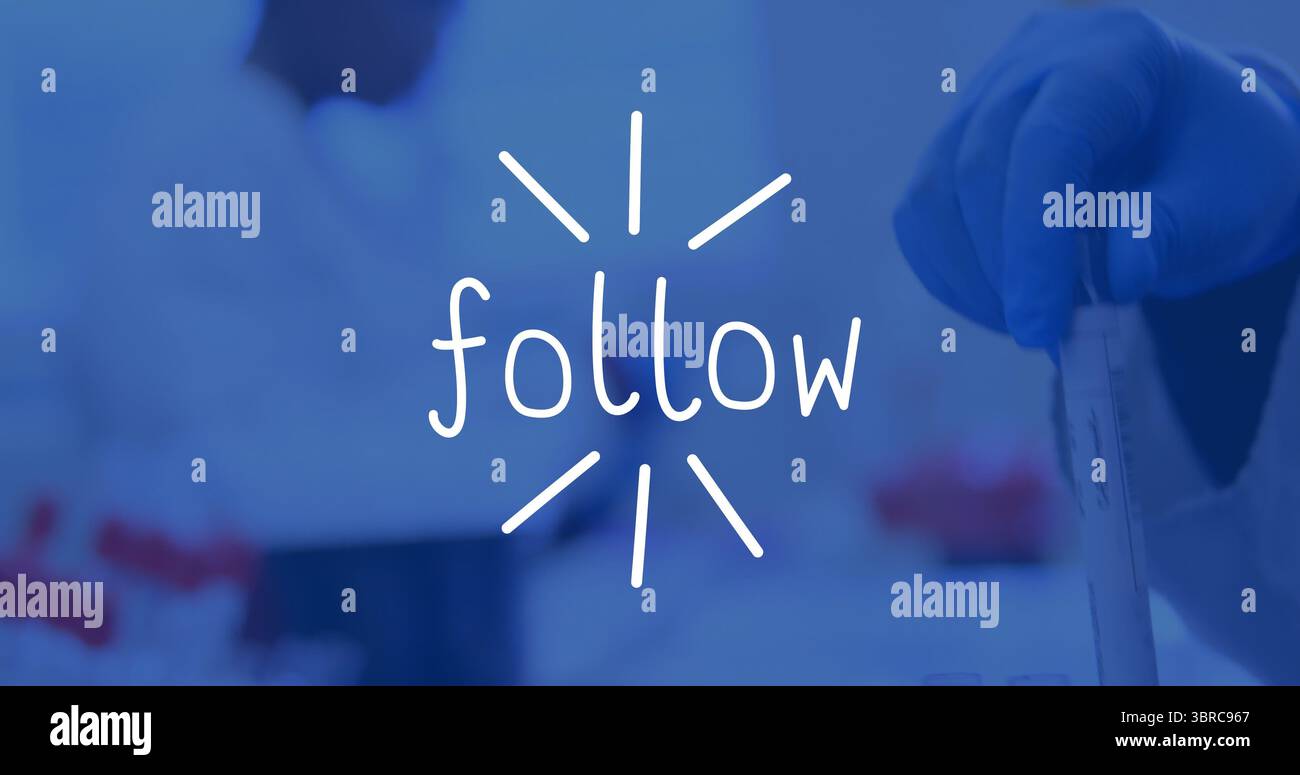 Zeigt Handschuhe mit durchsichtigem Reagenzglas im Labor, mit Röhrchen mit rotem Verschluss, Text folgen, Kopierraum Stockfoto