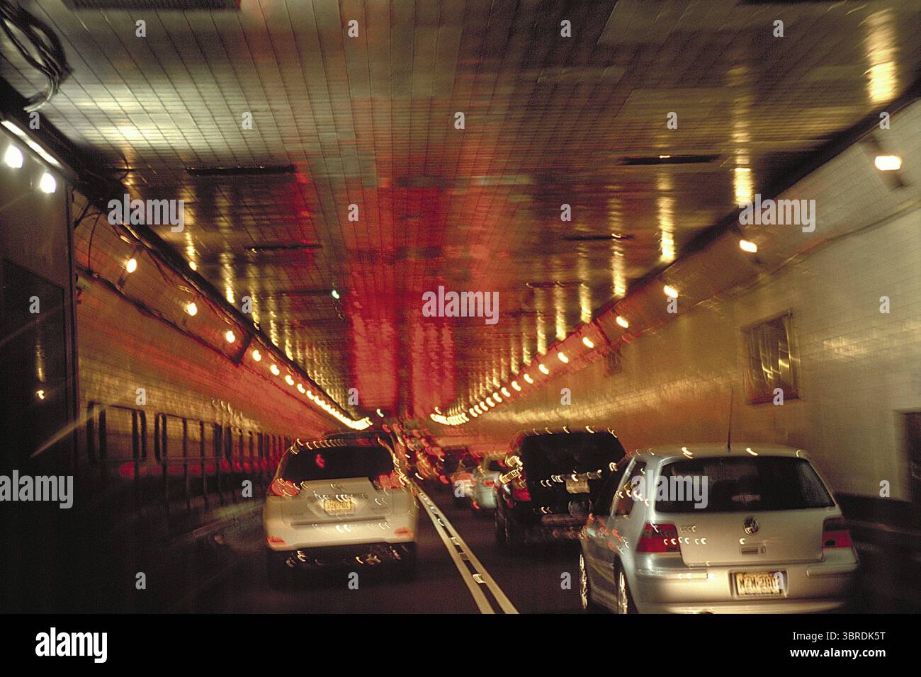Rush Hour im Lincoln Tunnel, Unschärfe, New York City, USA Stockfoto