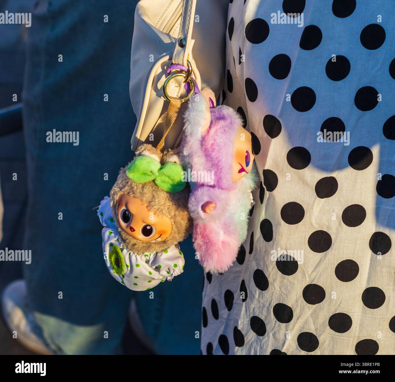 Beliebtes Schlüsselanhänger-Spielzeug, an der Handtasche befestigt Stockfoto