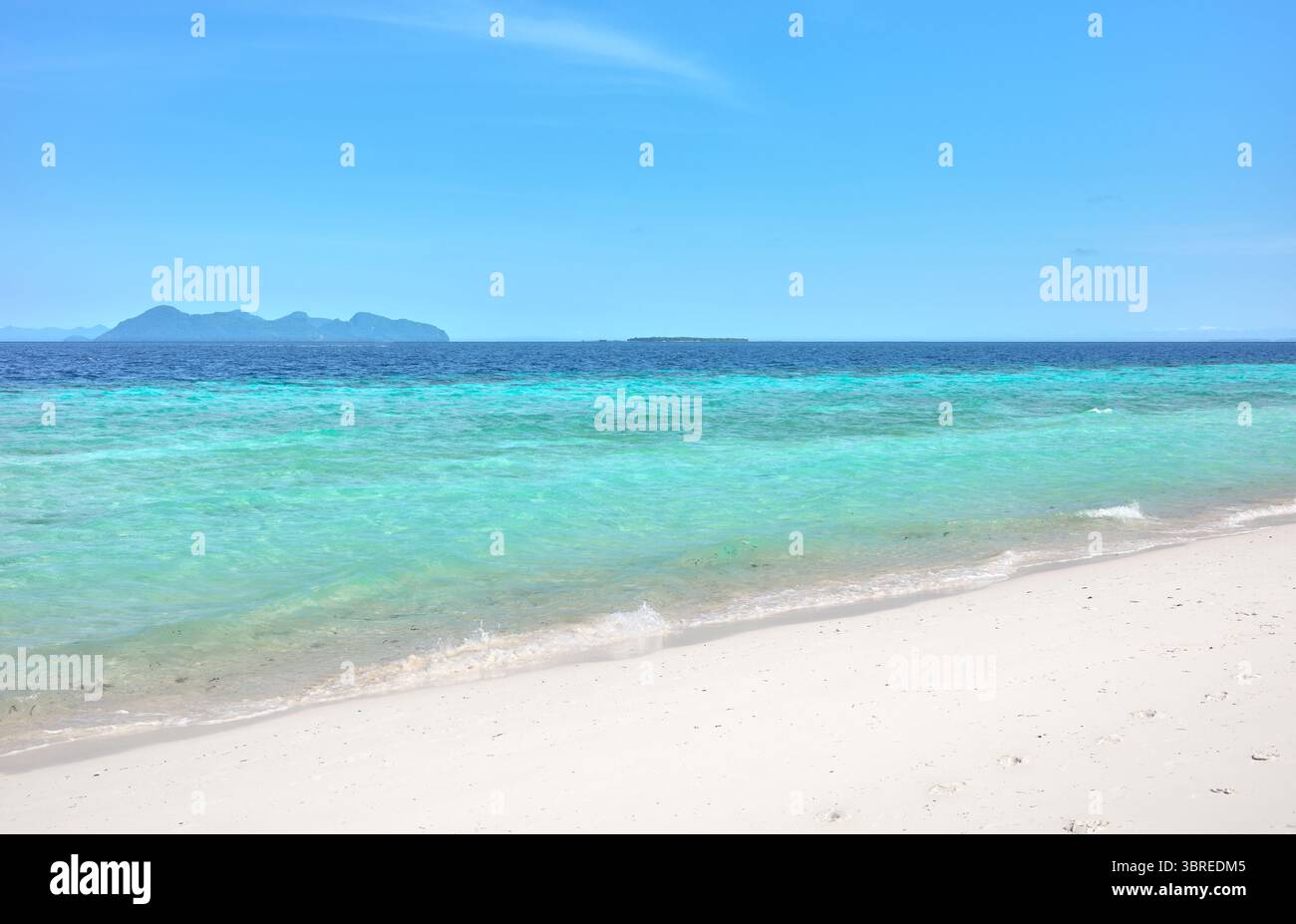 Timba Timba Insel an einem sonnigen Tag, Semporna Bezirk, Borneo, Malaysia. Stockfoto Timba Timba Insel an einem sonnigen Tag, Semporna Bezirk, Borneo, Malaysia. Stockfoto