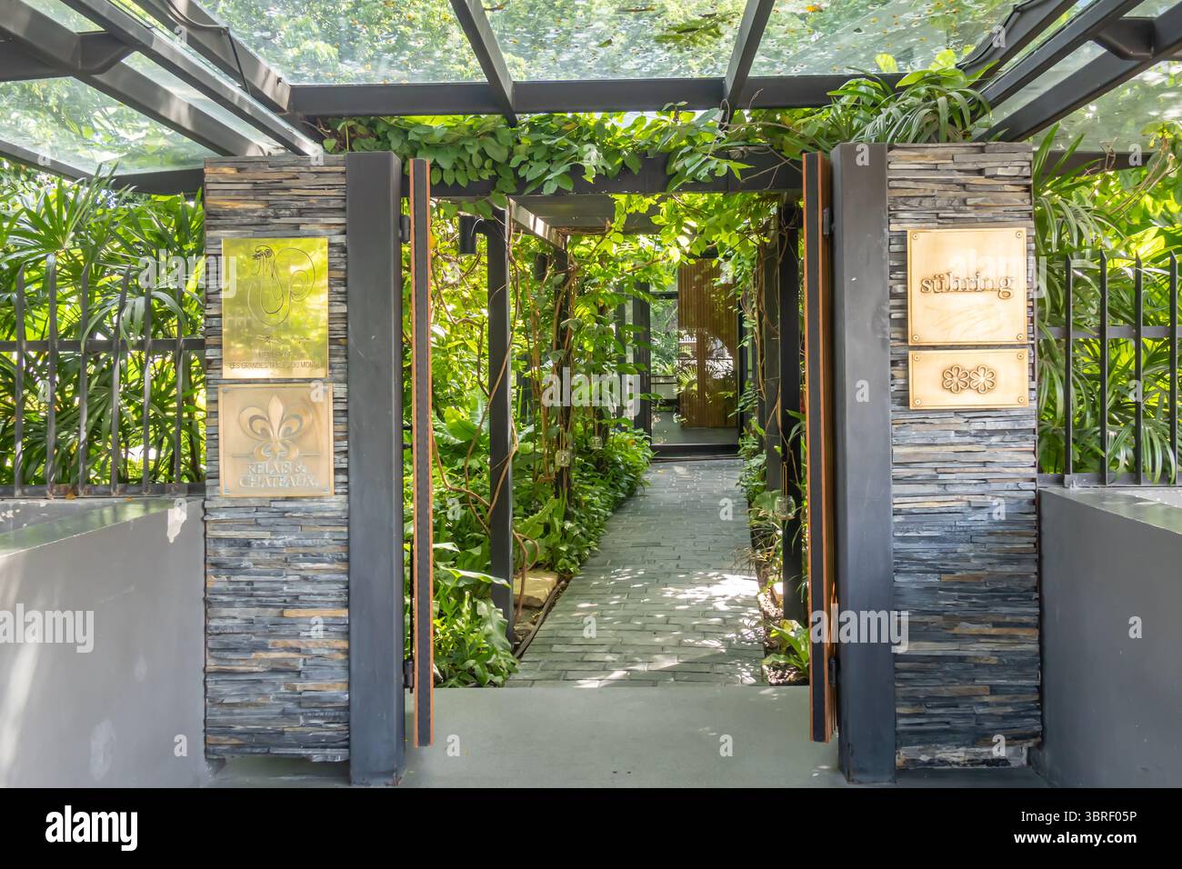 Sühring, 2-Michelin-Sterne-Restaurant mit deutscher Küche in Yan Nawa, Bangkok, Thailand Stockfoto
