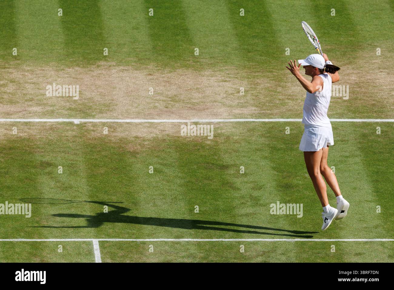 Wimbledon, Großbritannien. Juli 2025. IgA Swiatek (POL) gewinnt die Ladie's Championship während Wimbledon 2025. Quelle: Corleve/Alamy Live News Stockfoto