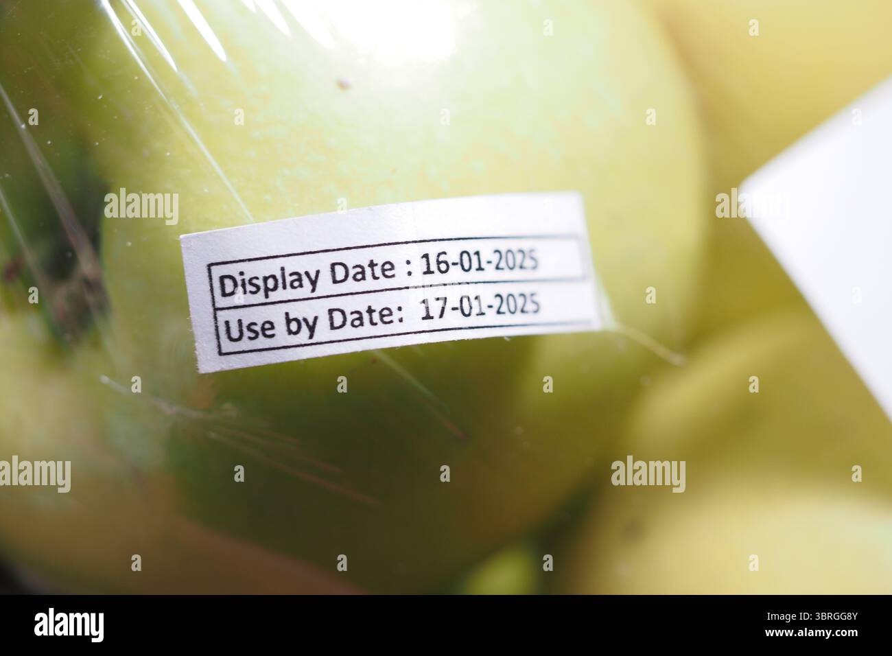 Frischobst-Verpackung mit Anzeige und Verwendungsdatum Stockfoto