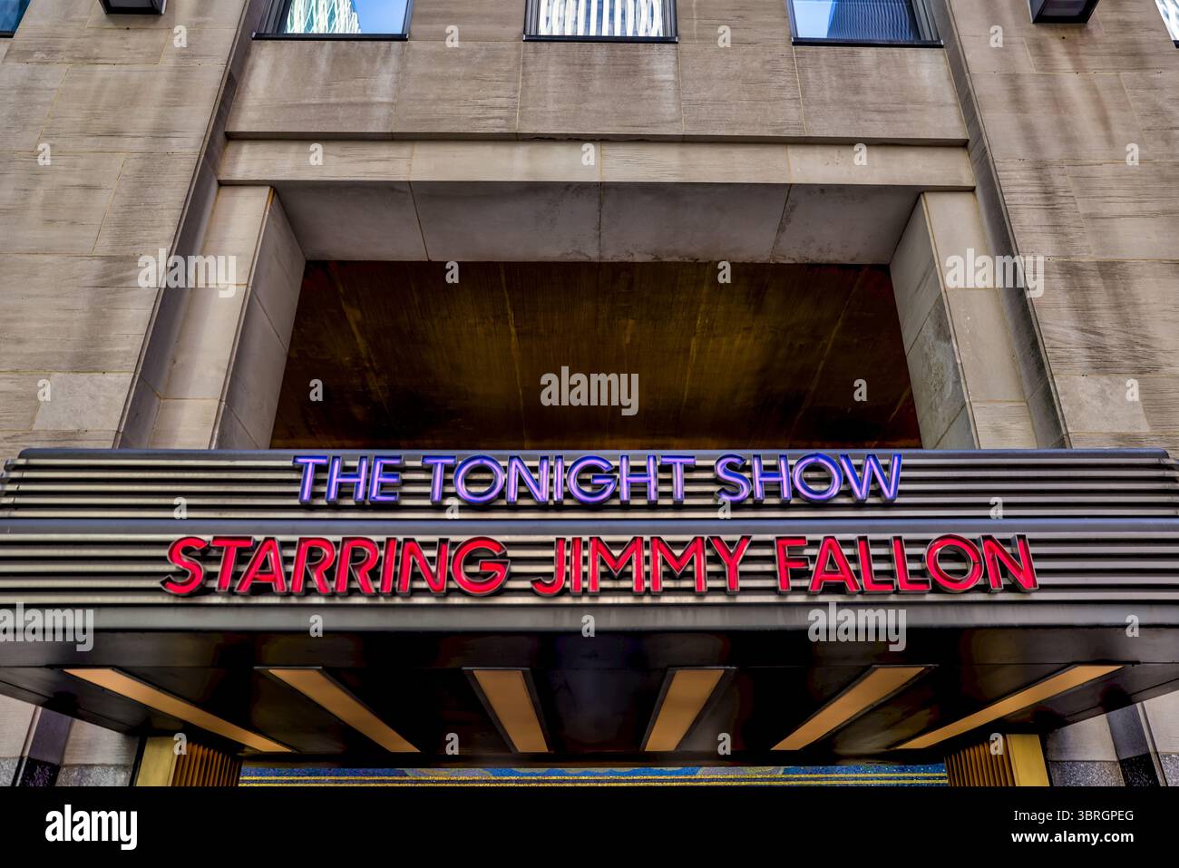 New York, New York - 21. Februar 2022: Beschilderung für die Tonight Show und die NBC Studios im Rockerfeller Centre 30 in York City Stockfoto