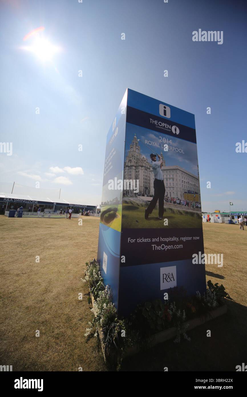 Das Zeltdorf am zweiten Tag der Open Championship 2013, Muirfield, Scotalnd Picture Credit: Mark Newcombe / visionsingolf.com die Open Championship 2013 (142. Auflage) fand vom 18. Bis 21. Juli 2013 in Muirfield Golf Links in Gullane, Schottland statt – einem geschichtsträchtigen Veranstaltungsort, der für Präzision und Bestrafung von Fehlern bekannt ist Stockfoto