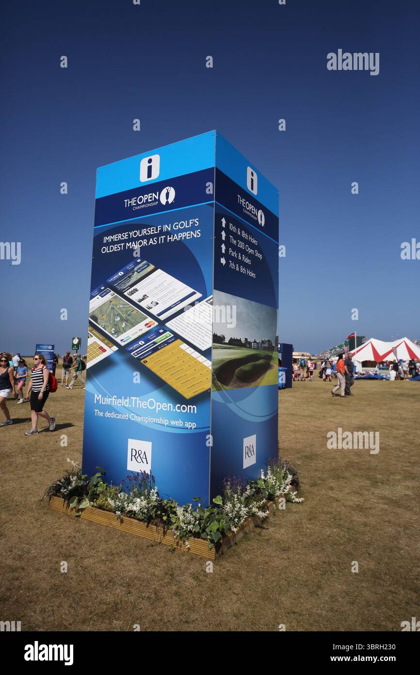 Das Zeltdorf am zweiten Tag der Open Championship 2013, Muirfield, Scotalnd Picture Credit: Mark Newcombe / visionsingolf.com die Open Championship 2013 (142. Auflage) fand vom 18. Bis 21. Juli 2013 in Muirfield Golf Links in Gullane, Schottland statt – einem geschichtsträchtigen Veranstaltungsort, der für Präzision und Bestrafung von Fehlern bekannt ist Stockfoto