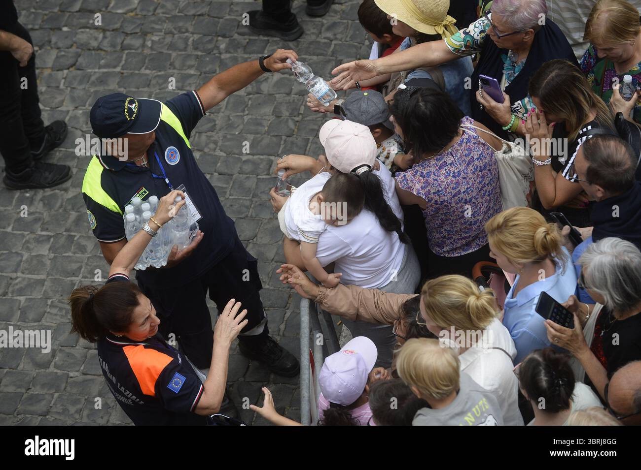 Castel Gandolfo, Rom, 13. Juli 2025: Messe und Angelus von Papst Leo XIV. In seiner Sommerresidenz in Castel Gandolfo. Stockfoto