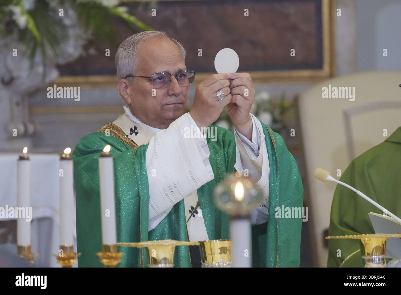 Castel Gandolfo, Rom, 13. Juli 2025: Messe und Angelus von Papst Leo XIV. In seiner Sommerresidenz in Castel Gandolfo. Stockfoto
