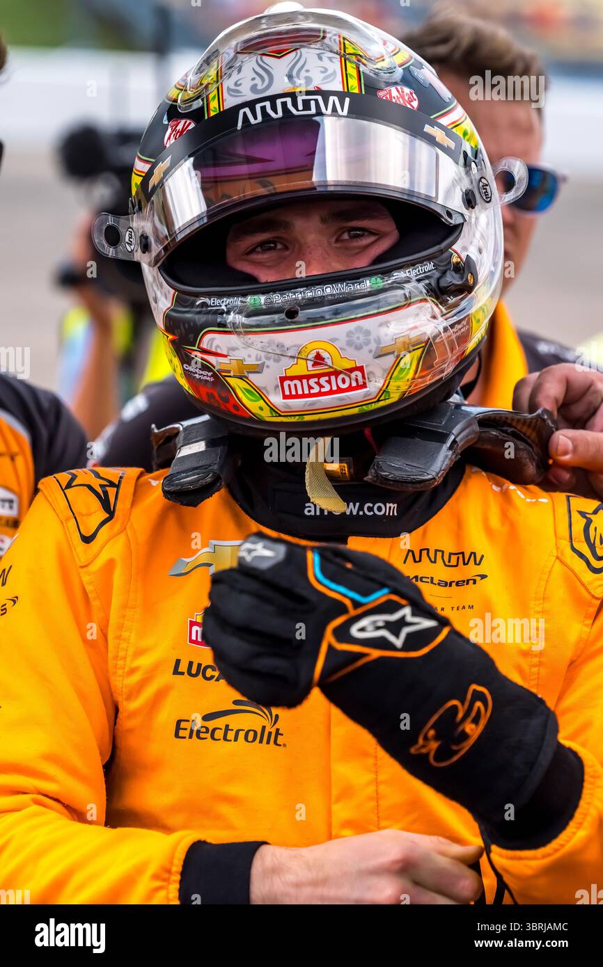 Der Fahrer DER NTT INDYCAR-SERIE, PATO OWARD (5) (MEX) aus Monterey, Mexiko, qualifiziert sich für das Sukup INDYCAR Race Weekend auf dem Iowa Speedway in NEWTON, IA. Stockfoto