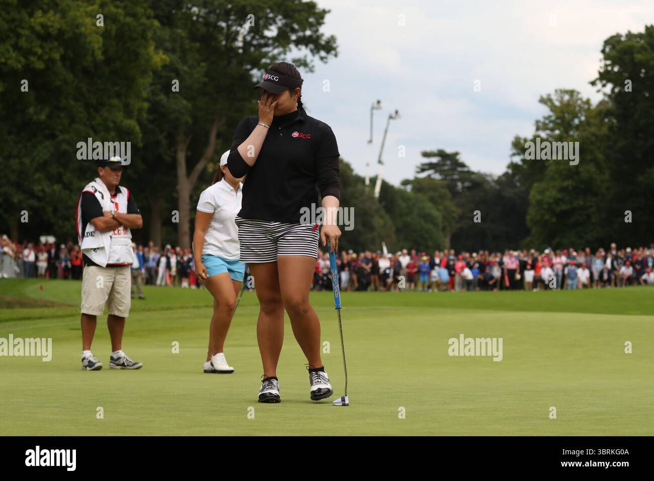 Ariya Jutanugarn auf dem Weg zum Sieg in der Finalrunde bei den Ricoh Women's British Open 2016, Woburn, England, UK die Ricoh Women's British Open 2016 fanden vom 28. Bis 31. Juli 2016 im Woburn Golf Club in Milton Keynes, England, statt. Diese prestigeträchtige Veranstaltung ist eine der fünf großen Meisterschaften auf der LPGA Tour.​ Stockfoto