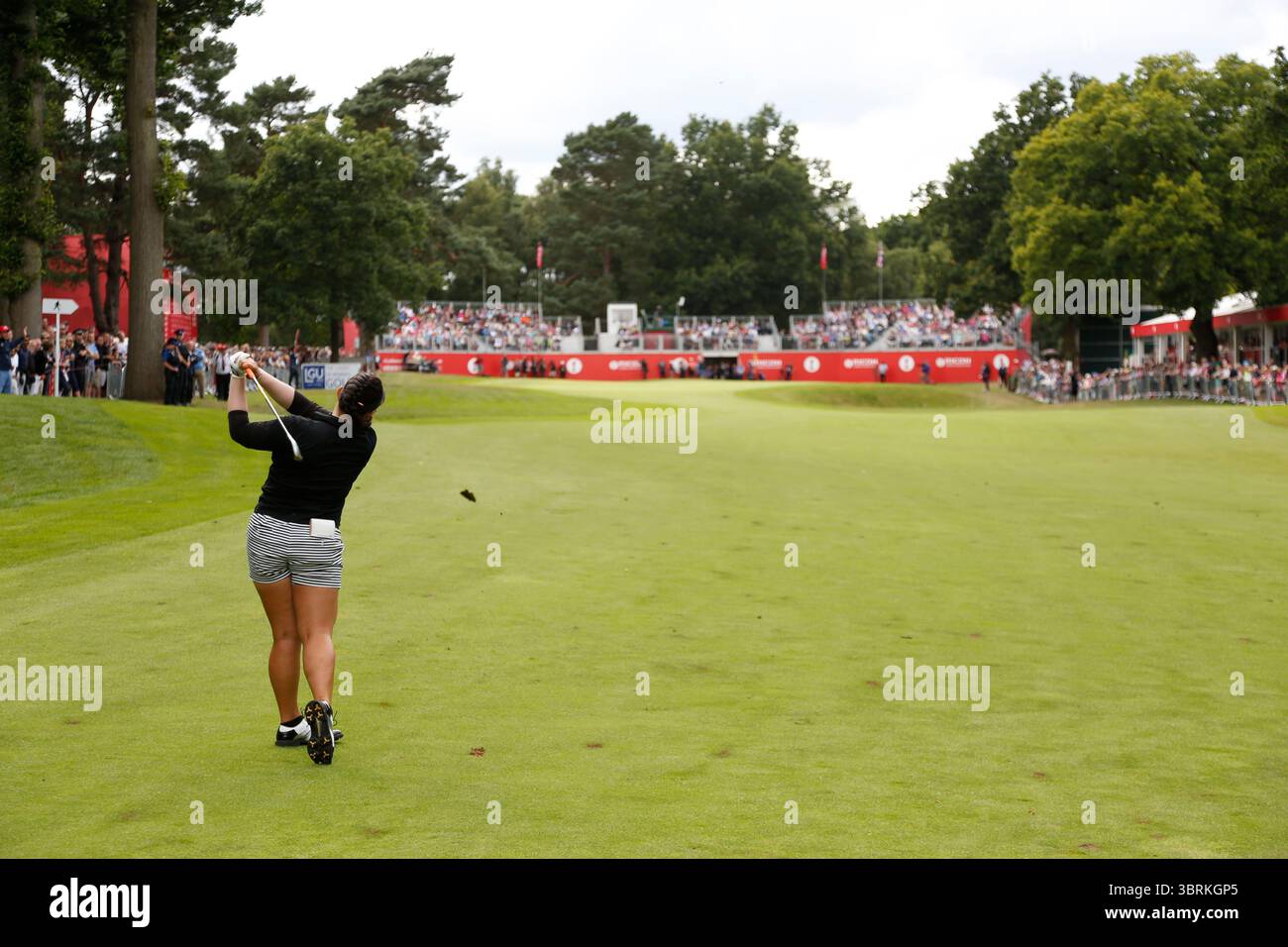 Ariya Jutanugarn auf dem Weg zum Sieg in der Finalrunde bei den Ricoh Women's British Open 2016, Woburn, England, UK die Ricoh Women's British Open 2016 fanden vom 28. Bis 31. Juli 2016 im Woburn Golf Club in Milton Keynes, England, statt. Diese prestigeträchtige Veranstaltung ist eine der fünf großen Meisterschaften auf der LPGA Tour.​ Stockfoto