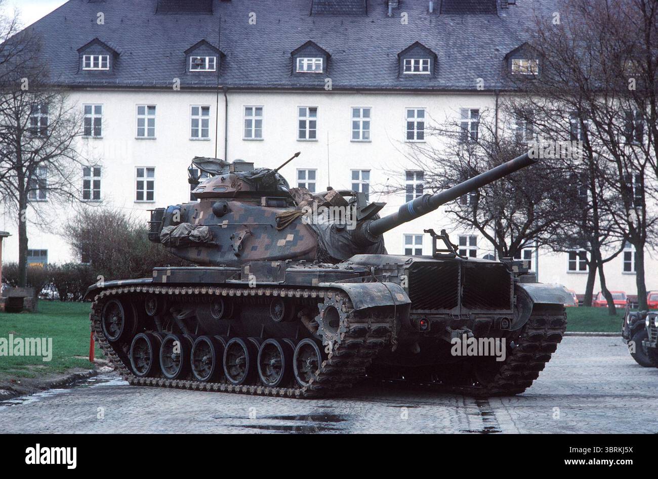 M60A1 Hauptkampfpanzer in experimenteller NATO-Pixel-Tarnung. Stockfoto