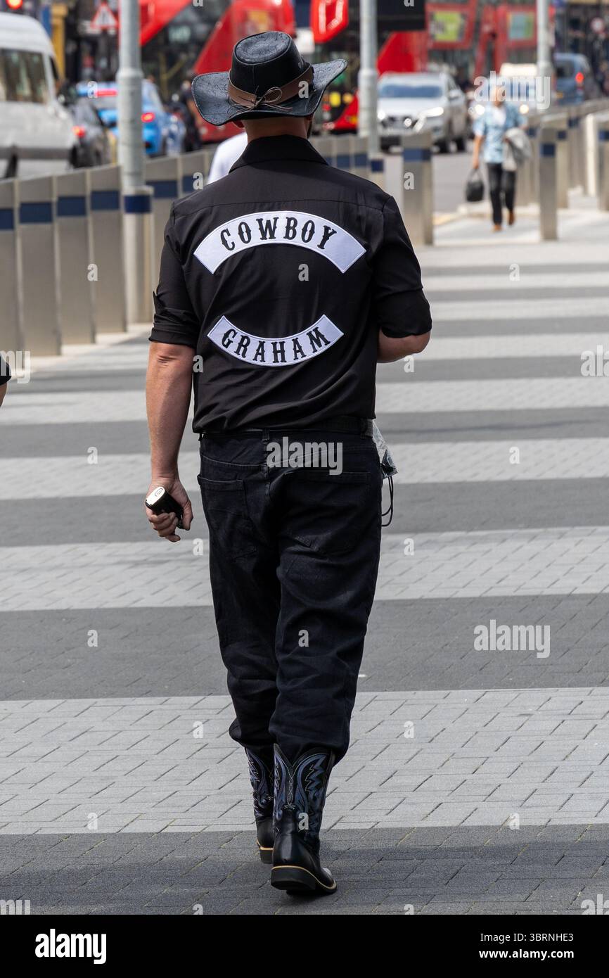 Beyonce Fans im Tottenham Hotspur Stadium besuchen ein Konzert der Beyonce Cowboy Carter Tour mit: Fans, Atmosphäre Wo: London, Großbritannien Wann: 12 Jun 2025 Credit: Phil Lewis/WENN Stockfoto