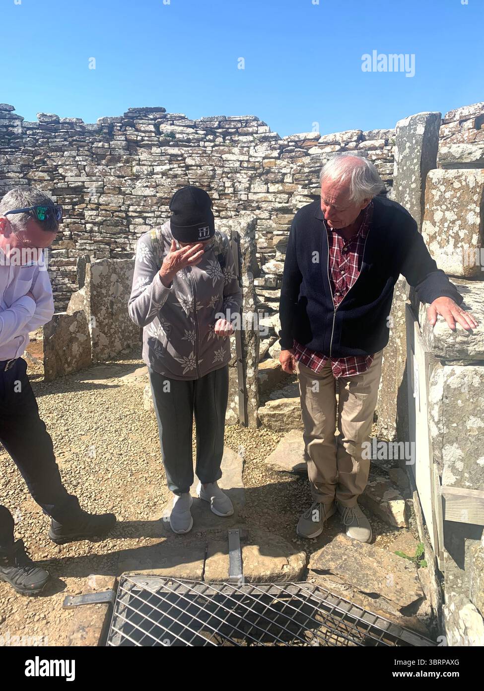 Der Broch of Gurness Scotland Orkneys Sand altes Dorf Eisenzeit Menschen historische Geschichte Gebäude Gebäude versteckte Landschaft Küste Meer - Smartphone-aufgenommenes Stockfoto
