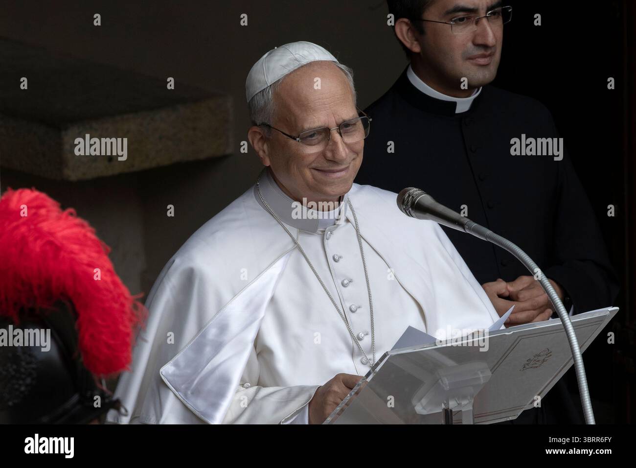 Castel Gandolfo, Italien, 13. Juli 2025. Papst Leon XIV. Überbringt sein Angelusgebet von Castel Gandolfo, wo er sein Sommergebet verbringt holidays​. Maria Grazia Picciarella/Alamy Live News Stockfoto