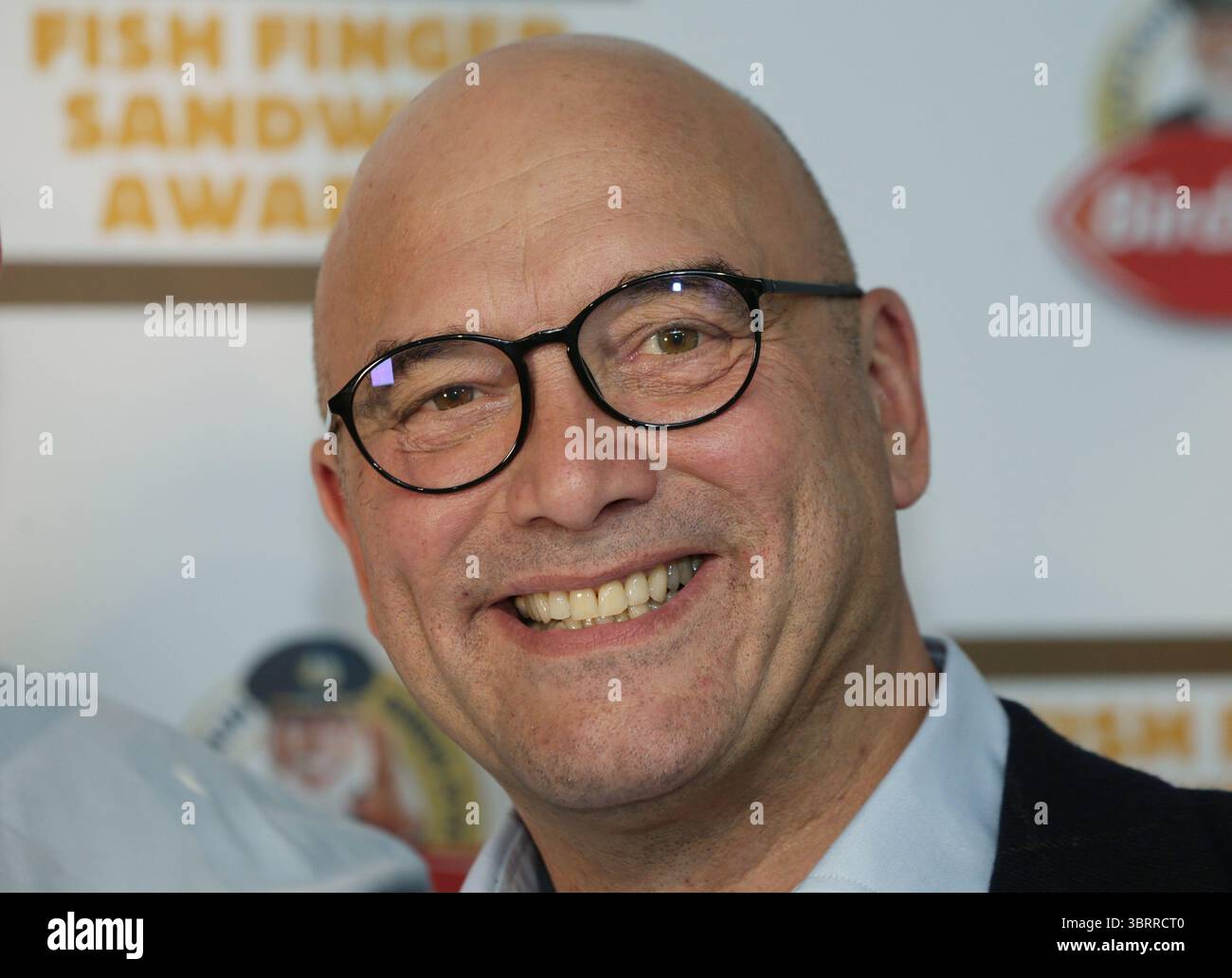 Aktenfoto vom 02/17 von Gregg Wallace. Insgesamt wurden 45 der 83 Vorwürfe gegen den ehemaligen MasterChef-Moderator während seiner Zeit in der Show begründet, einschließlich einer Vorwürfe des „unwillkommenen physischen Kontakts“, hieß es in einem Bericht. Der von der Anwaltskanzlei Lewis Silkin geleitete Bericht stellte fest, dass „die meisten Vorwürfe gegen Herrn Wallace (94 %) sich auf Verhaltensweisen bezogen, die angeblich zwischen 2005 und 2018 stattgefunden haben“, wobei nur eine Behauptung nach 2018 begründet wurde. Ausgabedatum: Montag, 14. Juli 2025. Stockfoto
