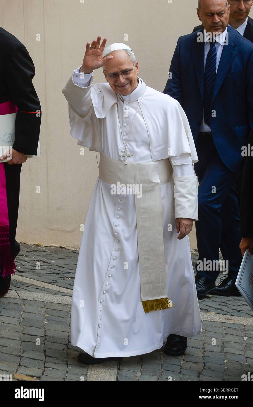 Italien, Castel Gandolfo (Rom), 13. Juli 2025: Papst Leo XIV. Während der Messe und Angelusgebet in Castel Gandolfo, seiner Sommerresidenz. Foto © Stefano Carofei/Sintesi/Alamy Live News Stockfoto