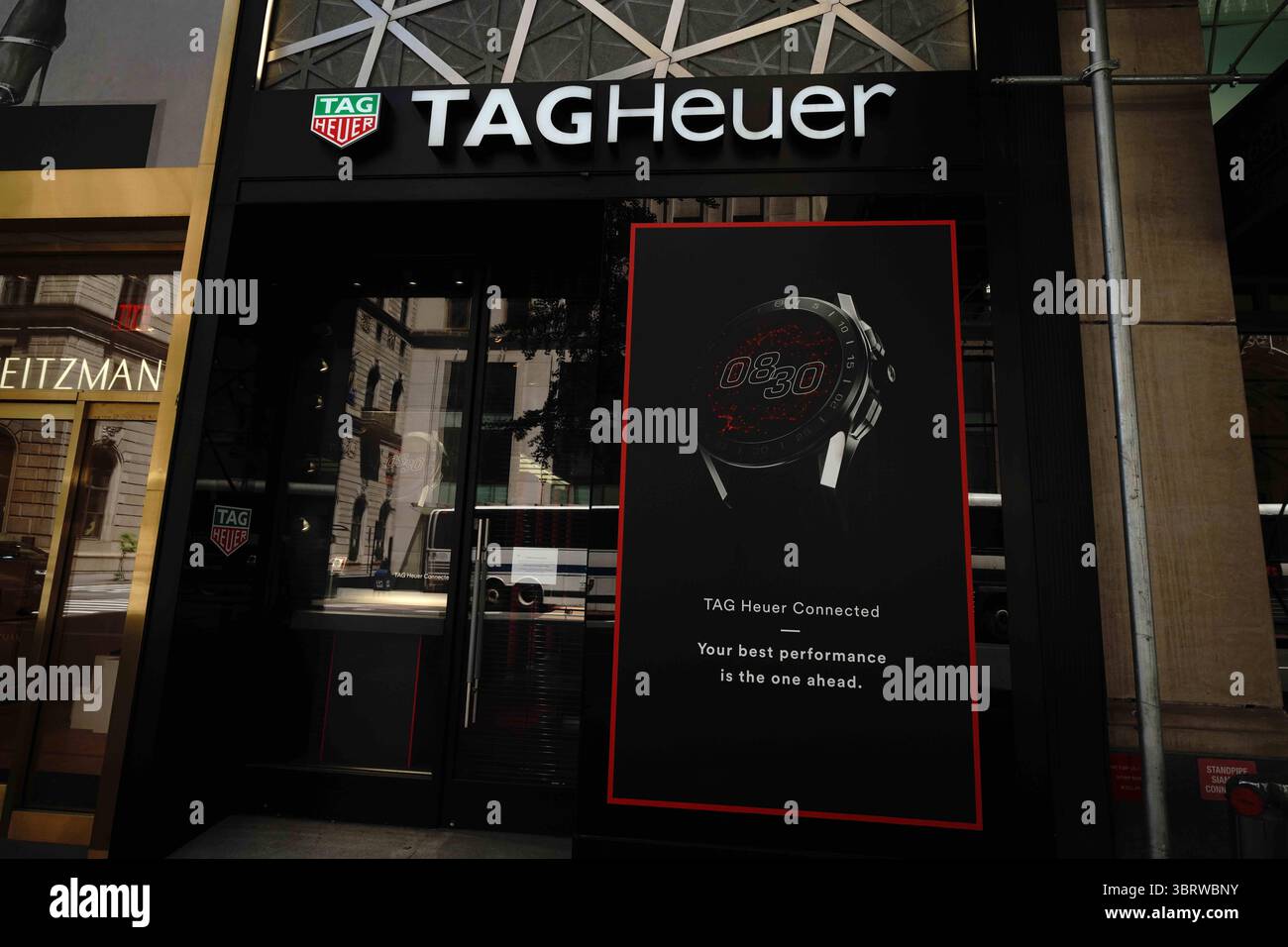 21. Mai 2020, New York, Vereinigte Staaten: Tag Heuer Logo wurde in einer ihrer Filialen gesehen. (Credit Image: © John Nacion/SOPA Images via ZUMA Wire) Stockfoto