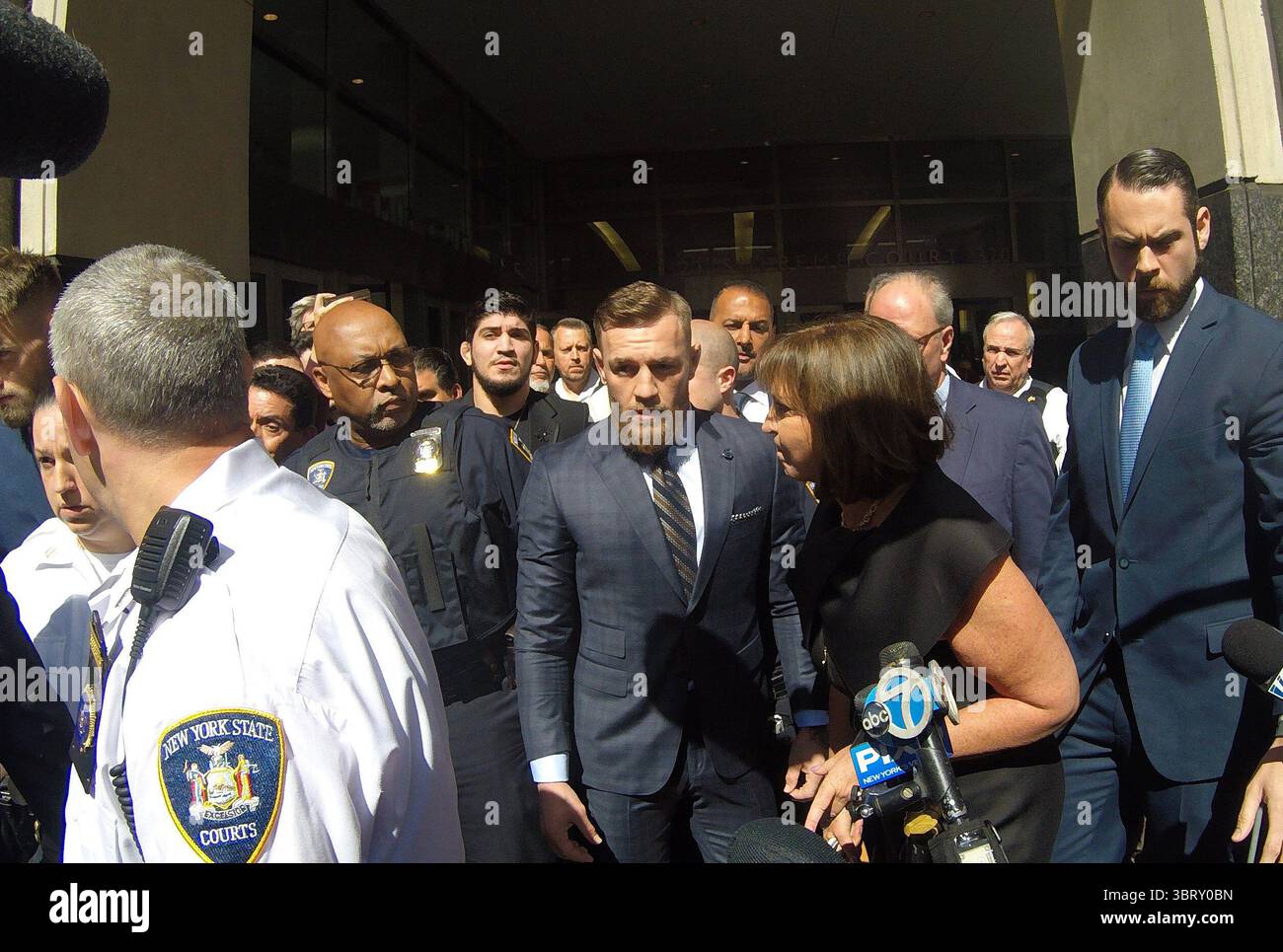 6. Juni 2018: New York, New York, Vereinigte Staaten - MMA-Kampfflugzeug Conor McGregor erschien vor einem Gericht in Brooklyn, um Anklage zu beantworten, nachdem er einen Bruch im Barclays Center verursacht hatte, wo er im April einen Handwagen auf einen UFC-Bus warf. Am 14. Juni 2018 in New York City (Credit Image: © Charles Leonard/Ace Pictures via ZUMA Press) Stockfoto