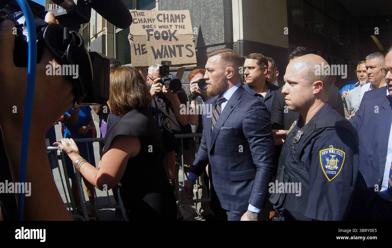 6. Juni 2018: New York, New York, Vereinigte Staaten - MMA-Kampfflugzeug Conor McGregor erschien vor einem Gericht in Brooklyn, um Anklage zu beantworten, nachdem er einen Bruch im Barclays Center verursacht hatte, wo er im April einen Handwagen auf einen UFC-Bus warf. Am 14. Juni 2018 in New York City (Credit Image: © Charles Leonard/Ace Pictures via ZUMA Press) Stockfoto