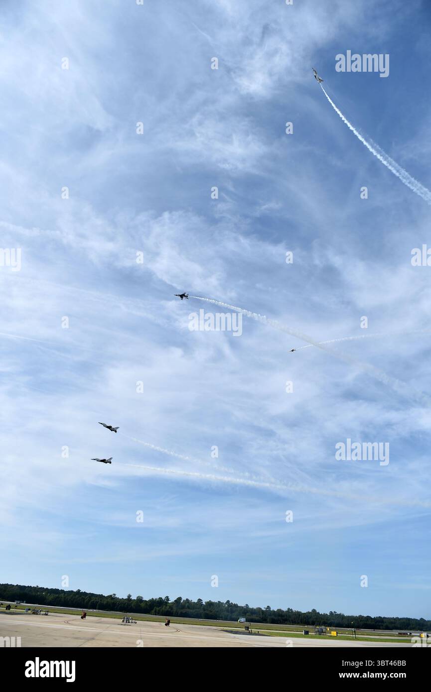 September 20, 2019, Virginia Beach, Virginia, USA: 2019 Oceana Air Show kommt zu Naval Air Station Oceana in Virginia Beach, Virginia am 20. September 2019.. Foto © Jeff Moore (Credit Bild: © Jeff Moore/ZUMA Draht) Stockfoto