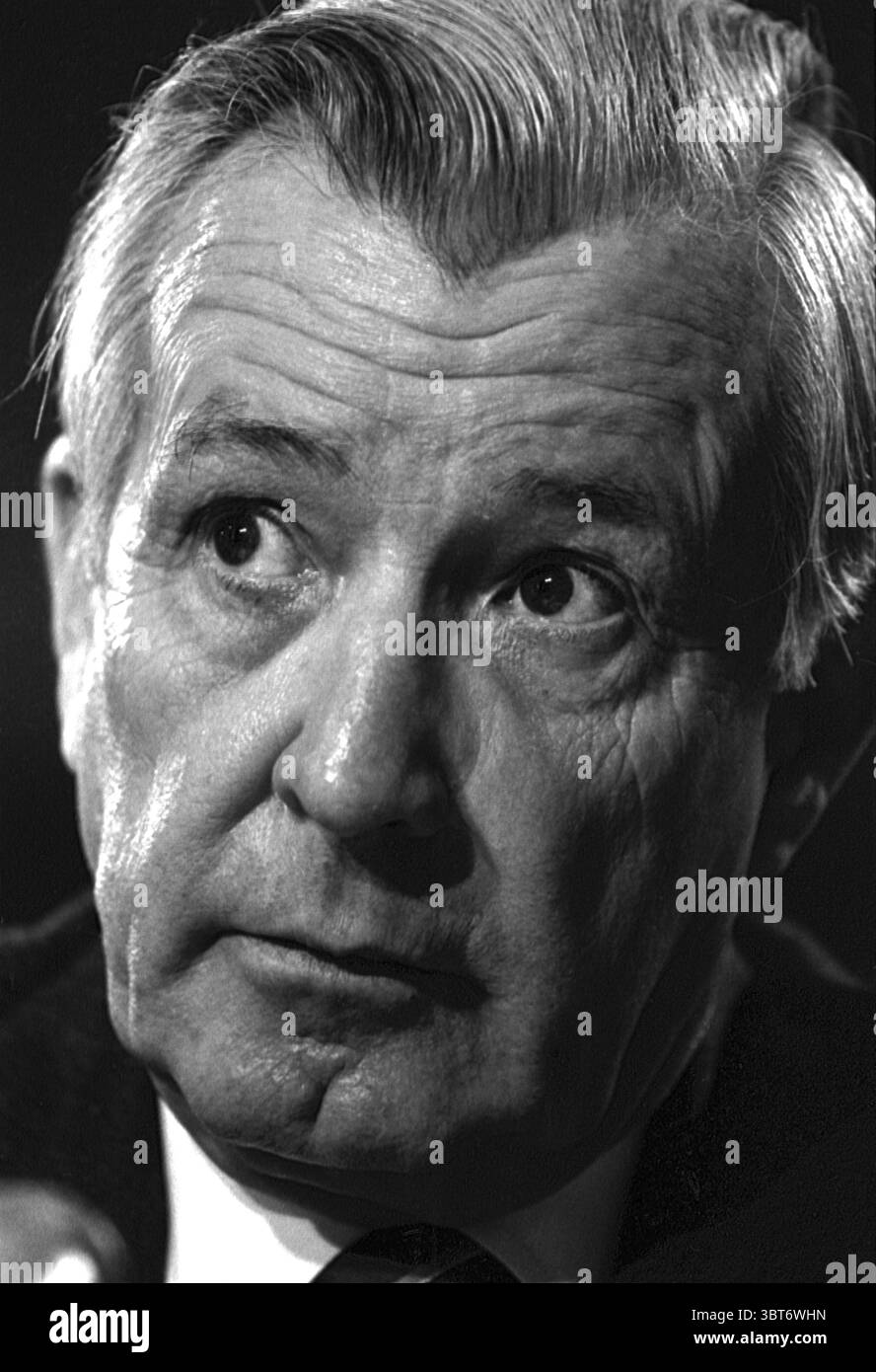 2. Februar 1984, Washington, DC, USA: Washington DC. USA, 2. Februar 1984.Finanzminister Donald Regan sagt vor dem Finanzausschuss des Senats über die Haushaltsvorschläge für das Haushaltsjahr 1985 aus (Credit Image: © Mark Reinstein/ZUMA Wire) Stockfoto