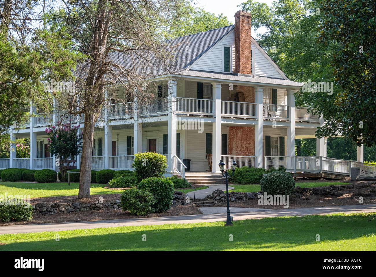 Das Indian Spring Hotel Museum wurde 1823 von Muscogee Chief William McIntosh und seinem Cousin Joel Bailey als Indian Spring Hotel in Flovilla, GA, erbaut. Stockfoto