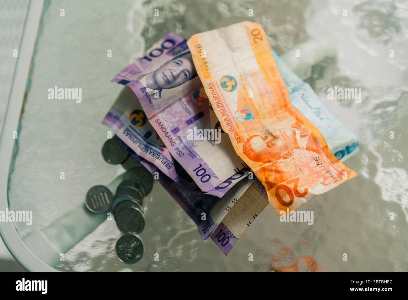 Verschiedene philippinische Peso-Scheine. Hochwertige Fotos Stockfoto