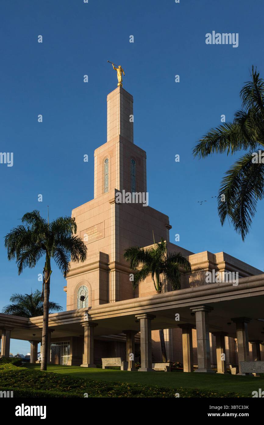 8. Oktober 2016, Santo Domingo, National District, Dominikanische Republik: Der Santo Domingo Tempel der Kirche Jesu Christi der Heiligen der Letzten Tage wurde im Jahr 2000 fertiggestellt. Es ist der erste Tempel der LDS oder Mormonen, der im Karibischen Becken erbaut wurde. Santo Domingo, Dominikanische Republik. (Kreditbild: © Jon G. Fuller, Jr/VW Bilder via ZUMA Wire) Stockfoto