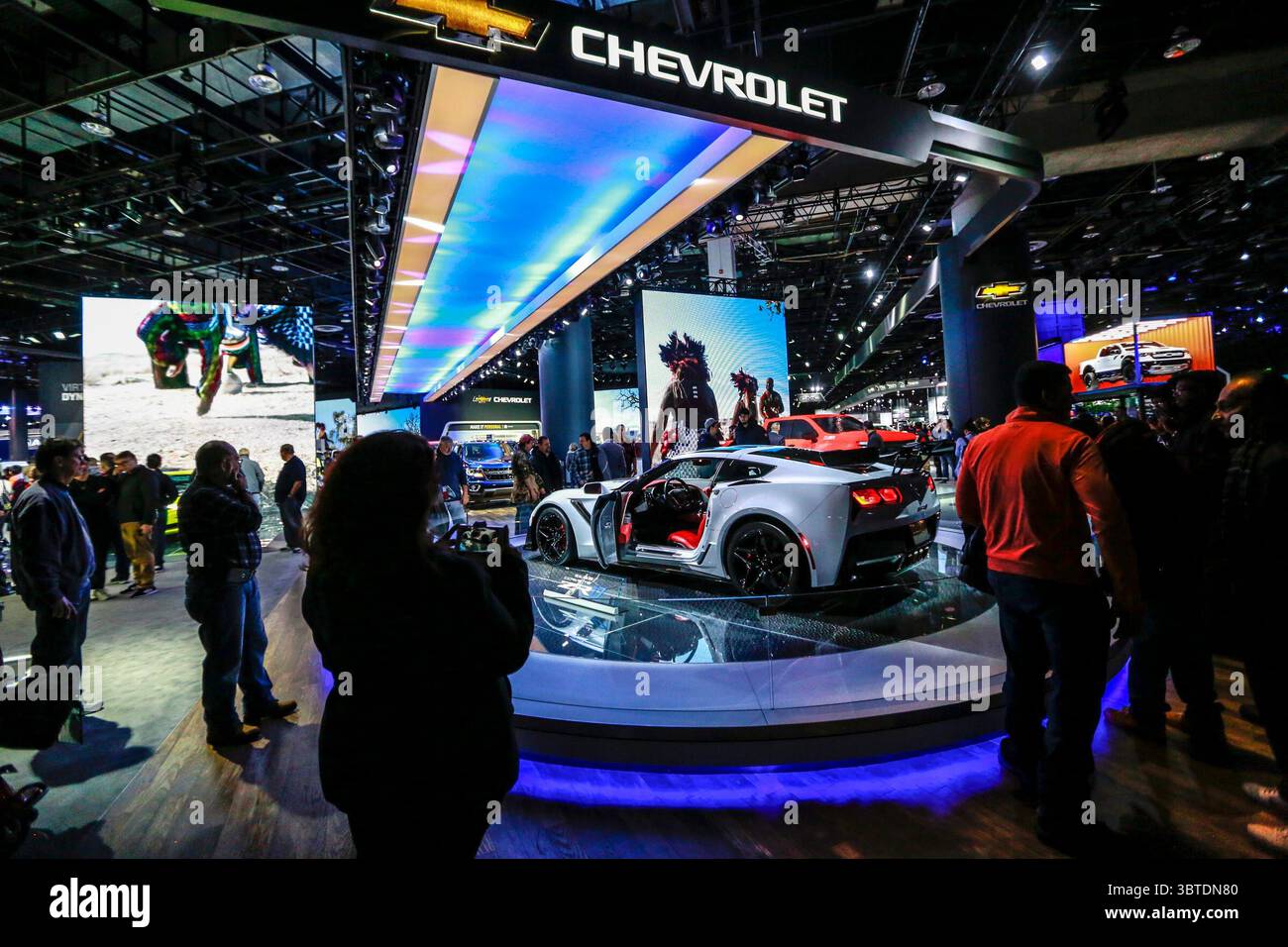 19. Januar 2019, Detroit, MI, USA: Die Corvette ZR1 begrüßt die Teilnehmer beim Betreten der Türen der North American International Auto Show 2019 im Cobo Center in der Innenstadt von Detroit am 19. Januar 2019. (Kreditbild: © TNS via ZUMA Wire) Stockfoto