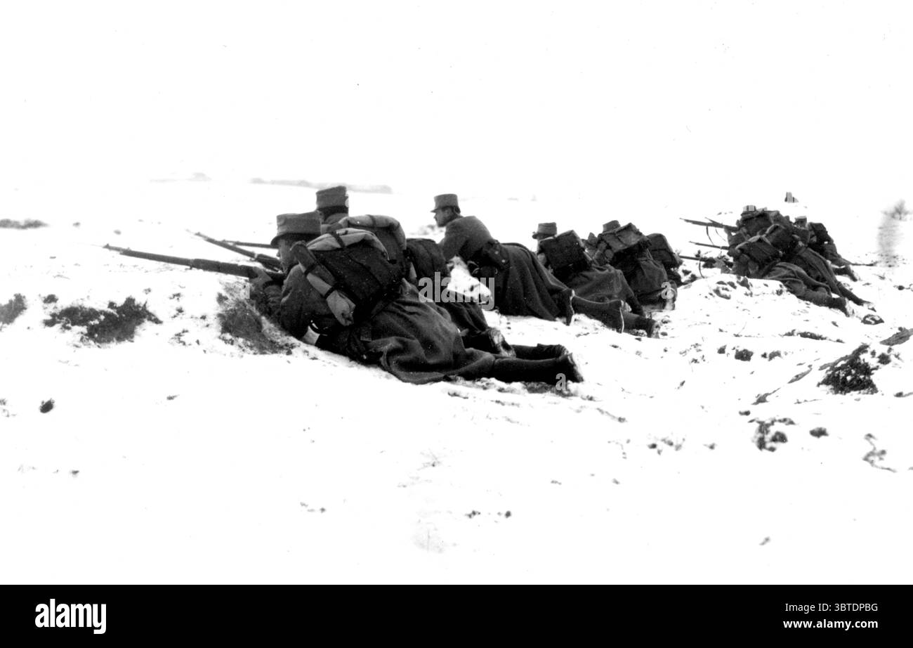 Rumänische Infanterie in ihren Schneegräben 1915 Stockfoto