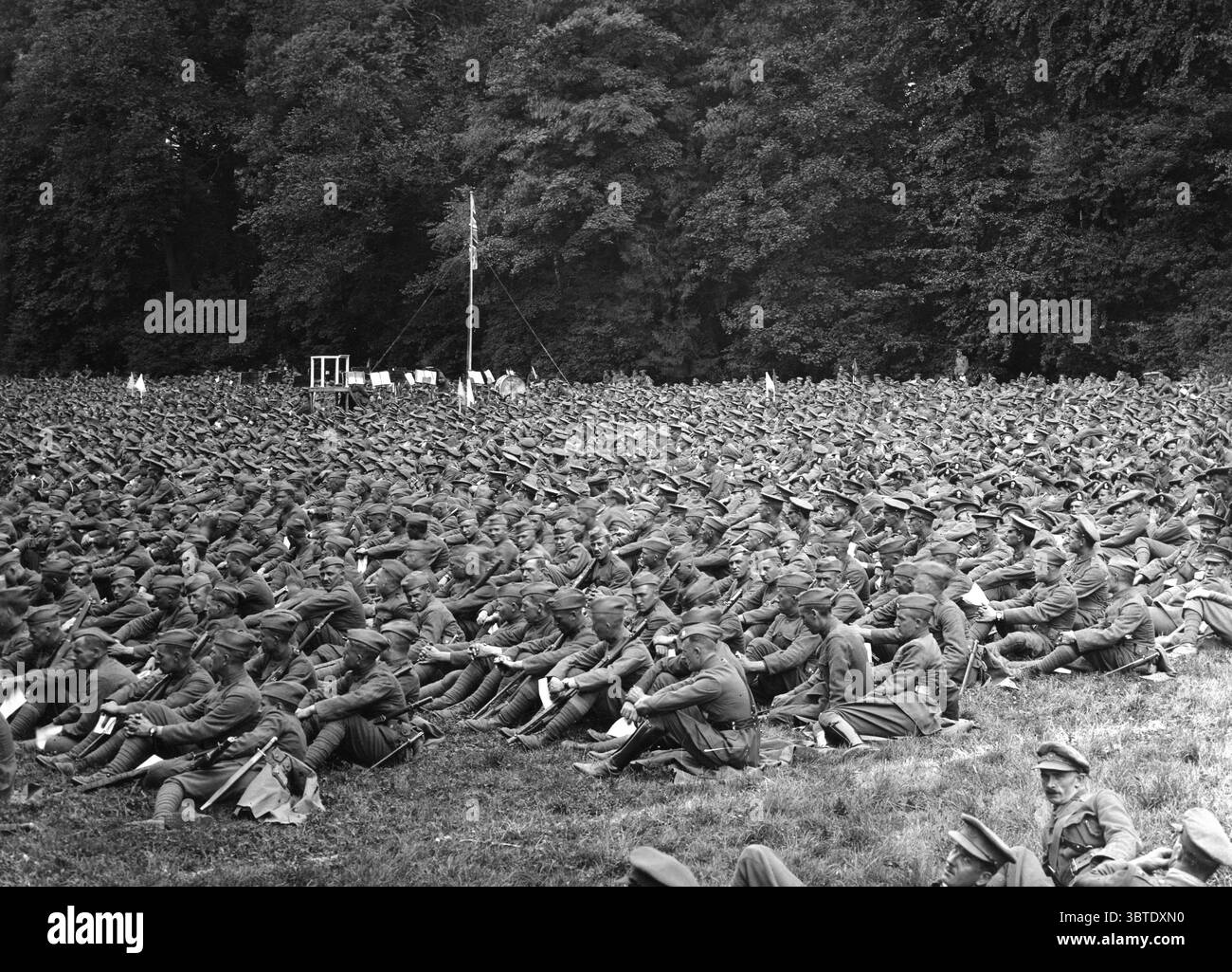Feierlichkeiten zum 4 . August . Versammlung britischer , amerikanischer , französischer , belgischer und portugiesischer Truppen . Stockfoto