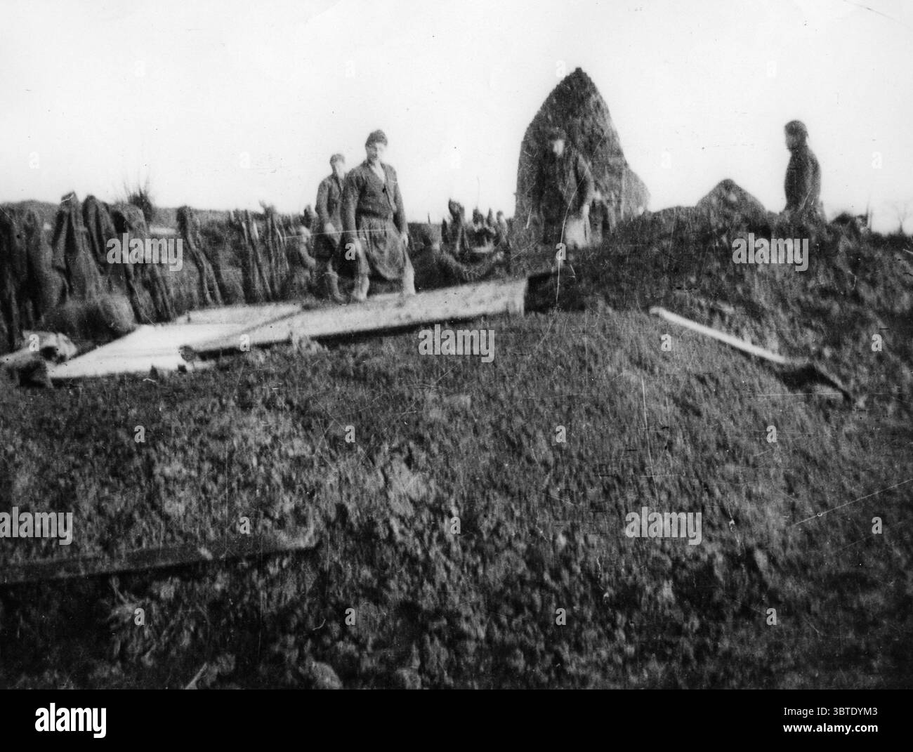 Rue de Bois , 2nd Argyll und Sutherland Highlanders überdecken Coy , Offiziere spielen sich in der Brust mit Darmtüren . 1914 Stockfoto