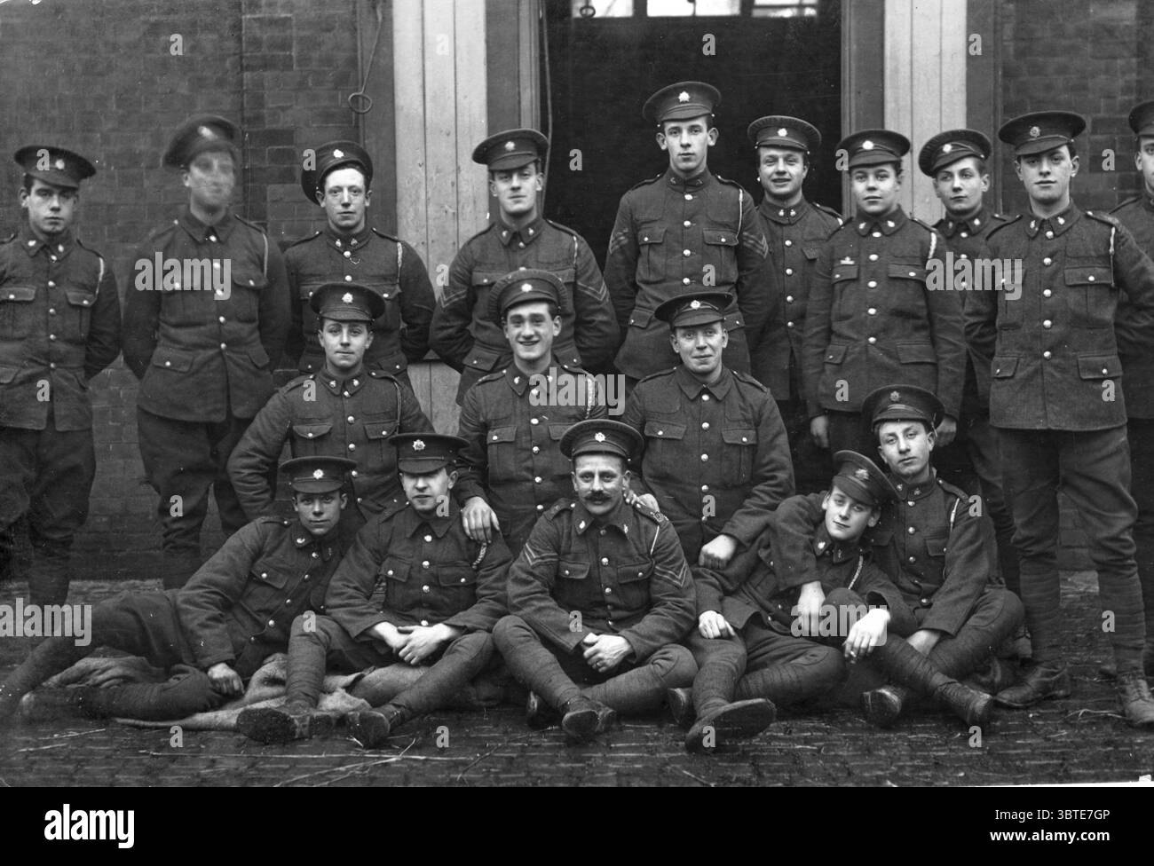 Lieber Dolly, nur eine Karte von einigen meiner Jungs. Hast du meinen Keks bekommen, sag Dad, er soll mir 4 Fotos schicken, wenn du willst Stockfoto