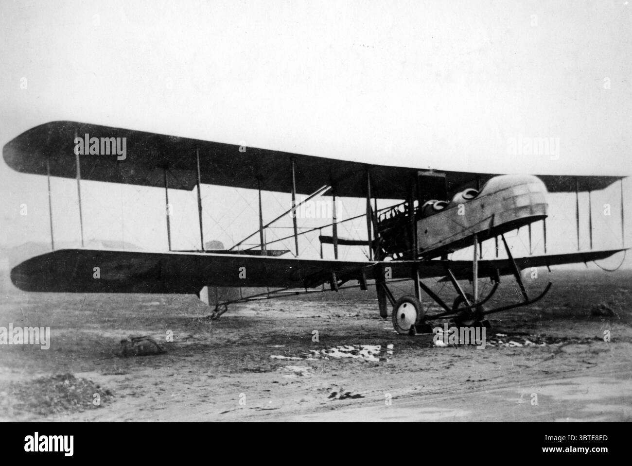 Die Sopwith Gunbus ist ein britisches Kampfflugzeug mit einem einzigen Schubmotor , Royal Naval Air Service . 1914 - 1918 Stockfoto Die Sopwith Gunbus ist ein britisches Kampfflugzeug mit einem einzigen Schubmotor , Royal Naval Air Service . 1914 - 1918 Stockfoto