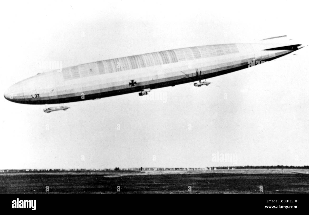 Zeppelin im Flug Stockfoto