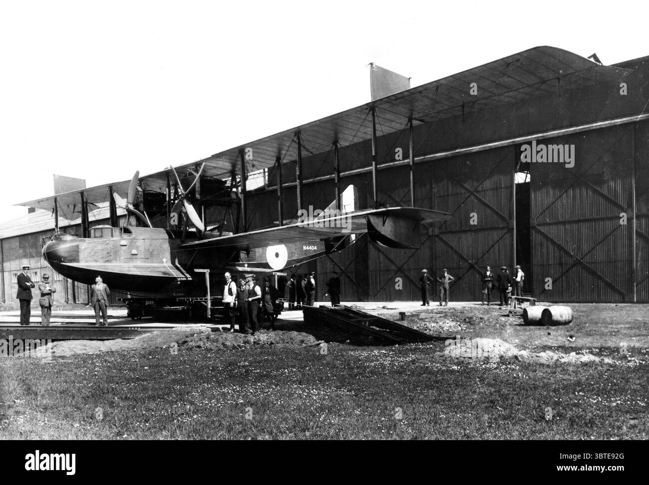 1. Weltkrieg - Luftfahrt Felixstowe F.3 Flugboot die Felixstowe F3 und F.2A waren bis zum Ende des Krieges weit verbreitet als Patrouillenflugzeug über der Nordsee. Seine hervorragende Leistung und Manövrierfähigkeit machte ihn zu einem effektiven und beliebten Typ, der oft feindliche Patrouillen- und Jagdflugzeuge bekämpft sowie U-Boote und Zeppelins jagt. 1917 Stockfoto