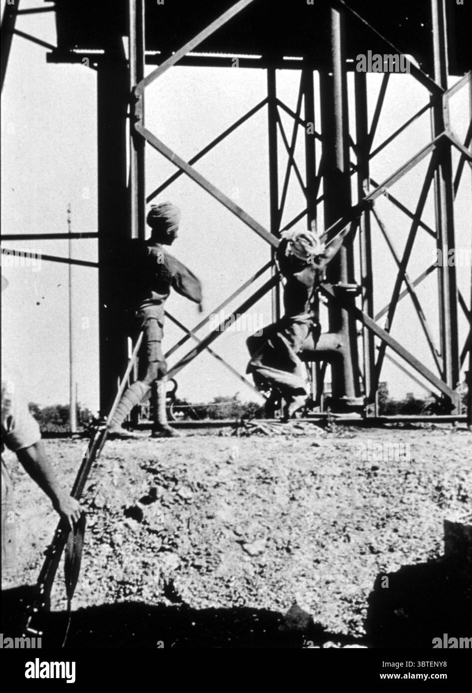 Indische Zivilisten, die 1919 die Erklärung des Kriegsrechts brachen, wurden ausgepeitscht Stockfoto