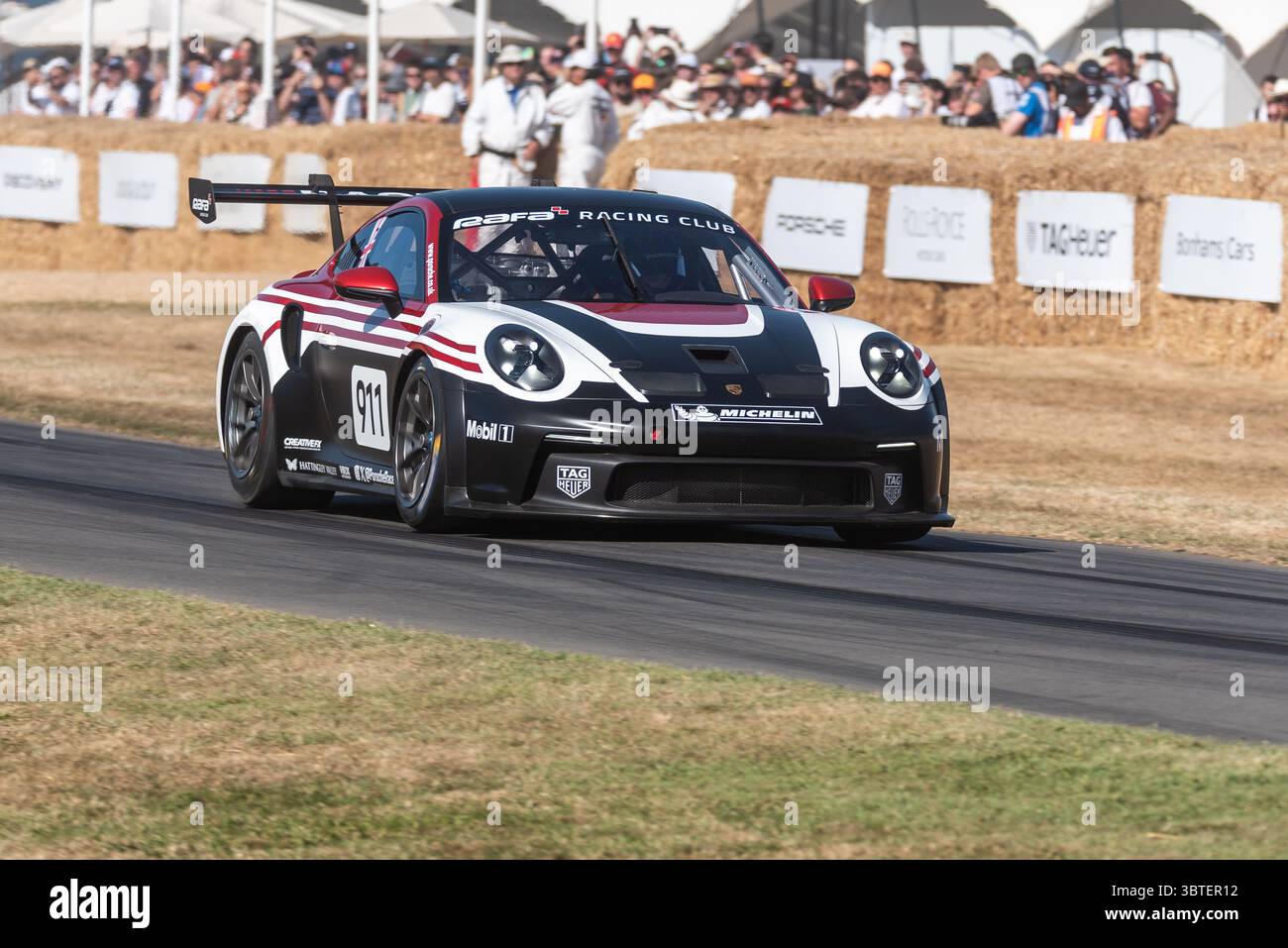 2023 Porsche 911 GT3 Cup Rennwagen beim Goodwood Festival of Speed 2025 Motorsport- und Motorsport-Event auf der Bergstrecke Stockfoto
