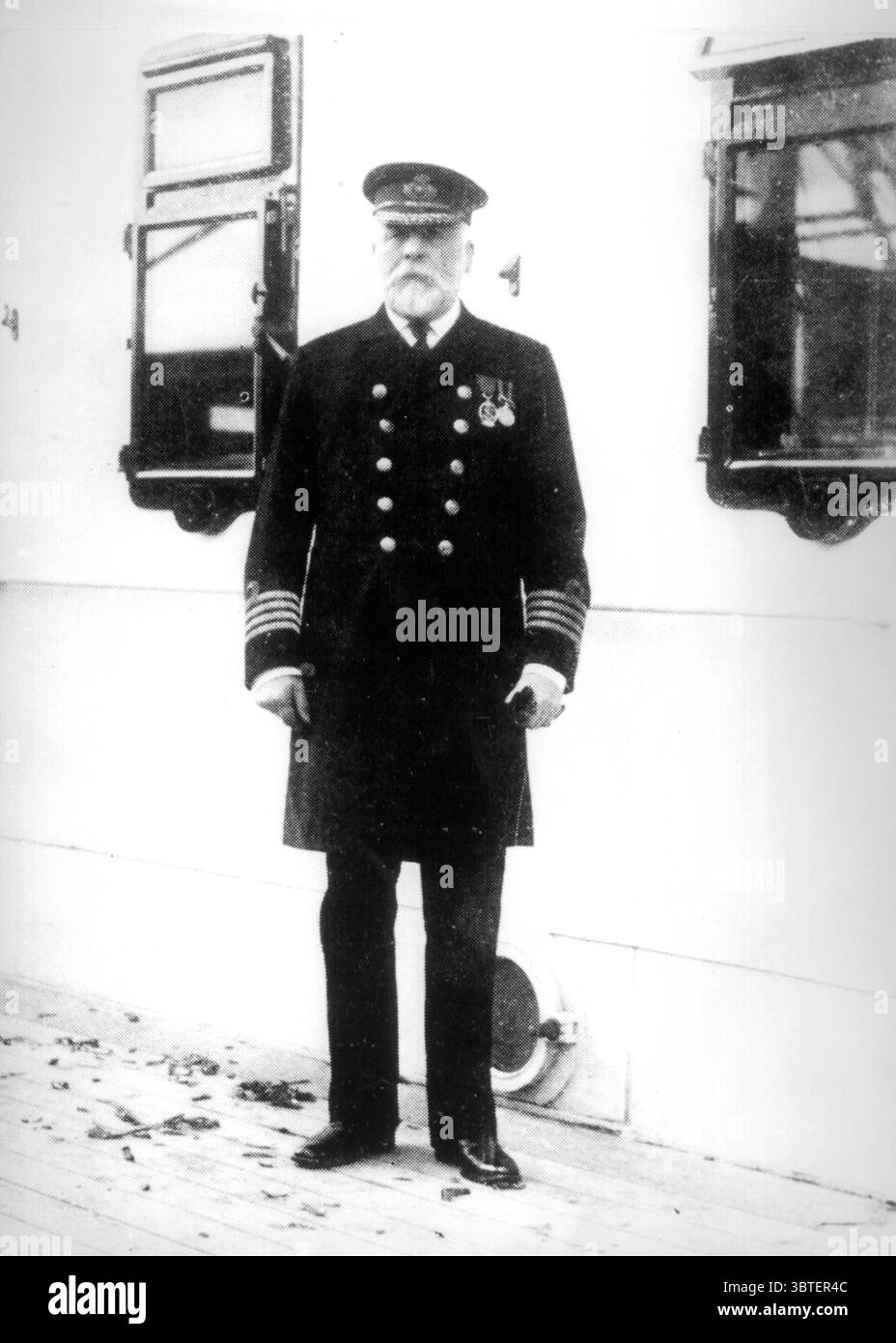 Obwohl eine Untersuchung Captain E J Smith der Fahrlässigkeit schuldig befunden hat, gibt es Berichte, dass er gezwungen wurde, durch das nordatlantische Eisfeld zu rasen, das sein Schiff beanspruchte. Stockfoto