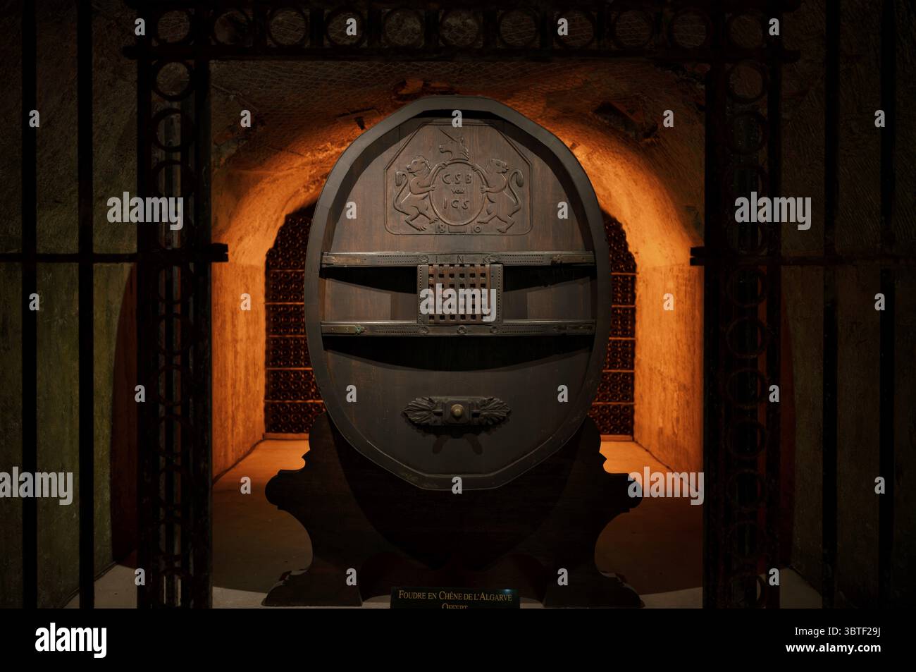 Eichenfass, Geschenk von Napoleon I, Keller, Sektkeller von Moet & Chandon, Les Caves Moet & Chandon, Hauptsitz der Champagnermarke Moet & Stockfoto