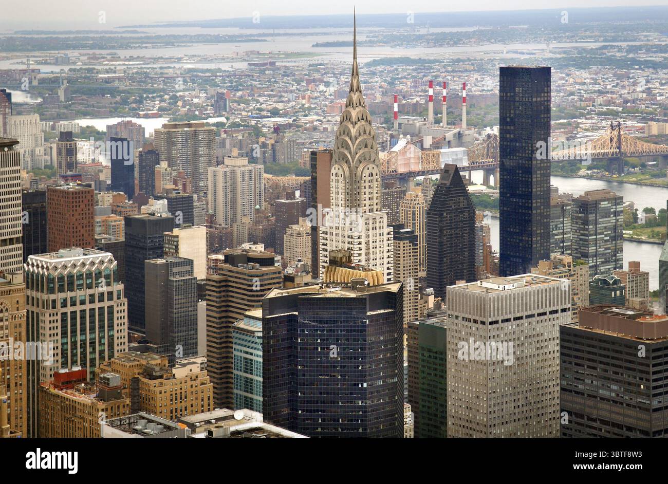 Crysler-Gebäude mit Blick vom Empire State Building in the Rain, New York City, USA Stockfoto