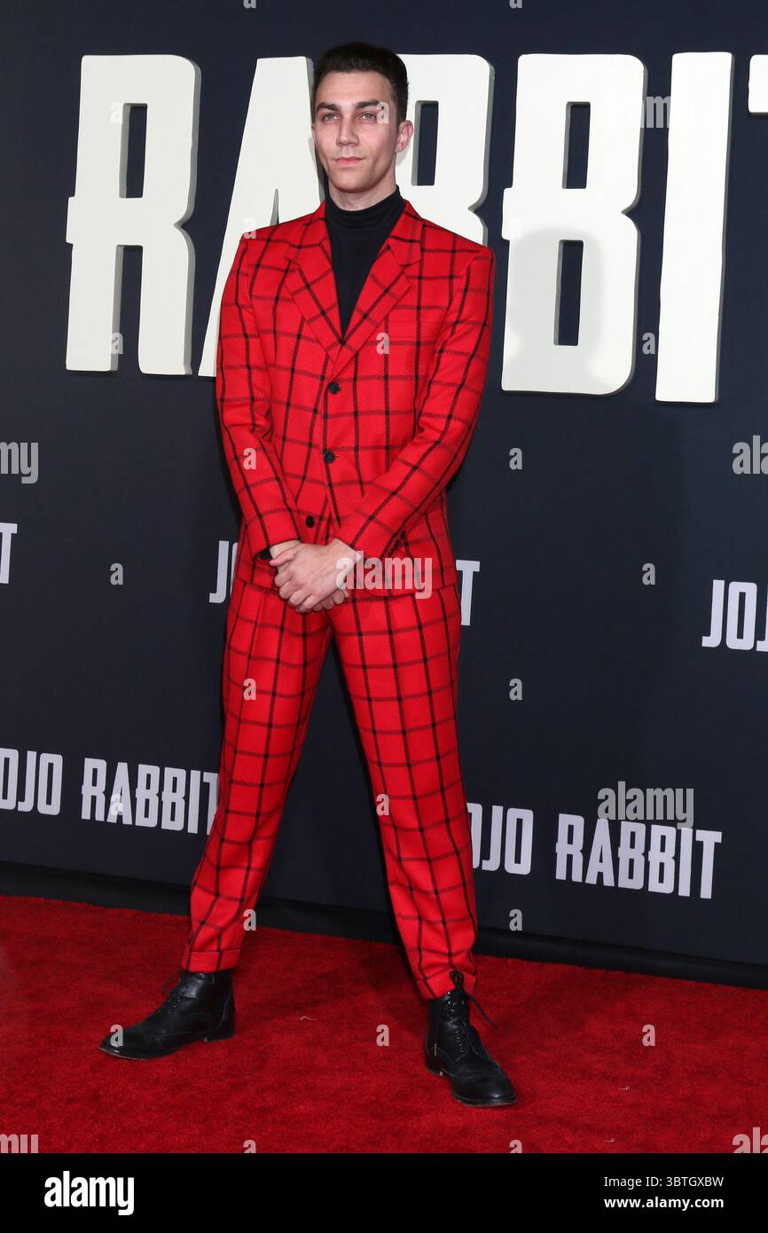 15. Oktober 2019, Los Angeles, CA, USA: LOS ANGELES – 15. Oktober: Luke Brandon Field bei der „ Jojo Rabbit“ Premiere bei der American Legion Post 43 am 15. Oktober 2019 in Los Angeles, CA (Credit Image: © Kathy Hutchins via ZUMA Wire) Stockfoto